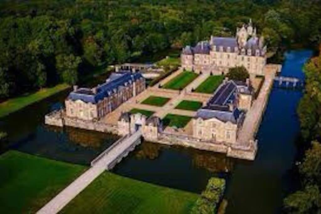 Maison Au Milieu Des Bois Et Des Animaux Jouy-le-Potier Exterior foto